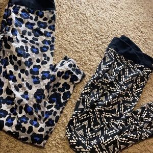 2 paired of leggings